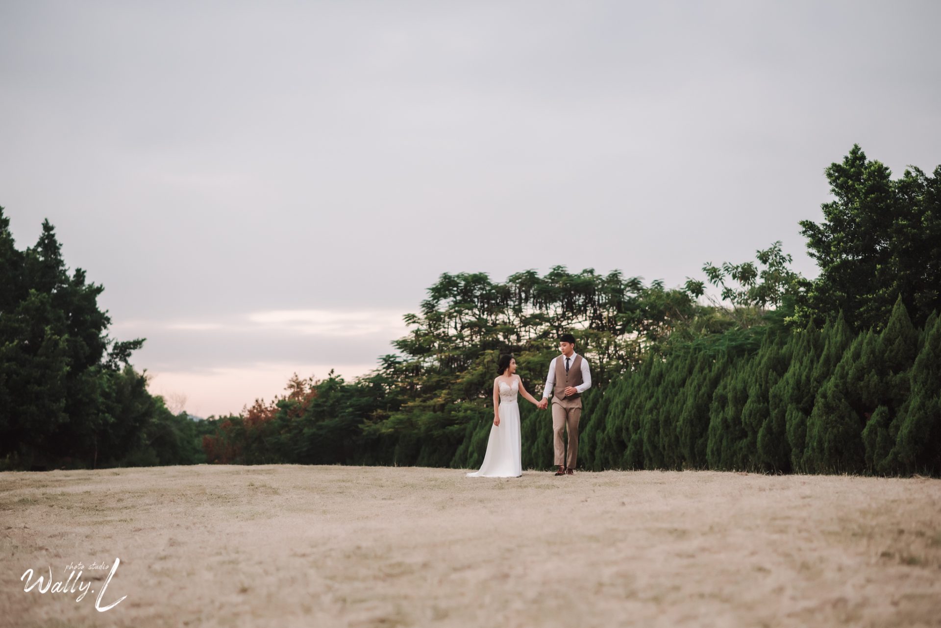 ｜瓦力攝影工作室｜自助婚紗｜婚紗創作｜曠野_W_W_攝影棚｜高雄美術館