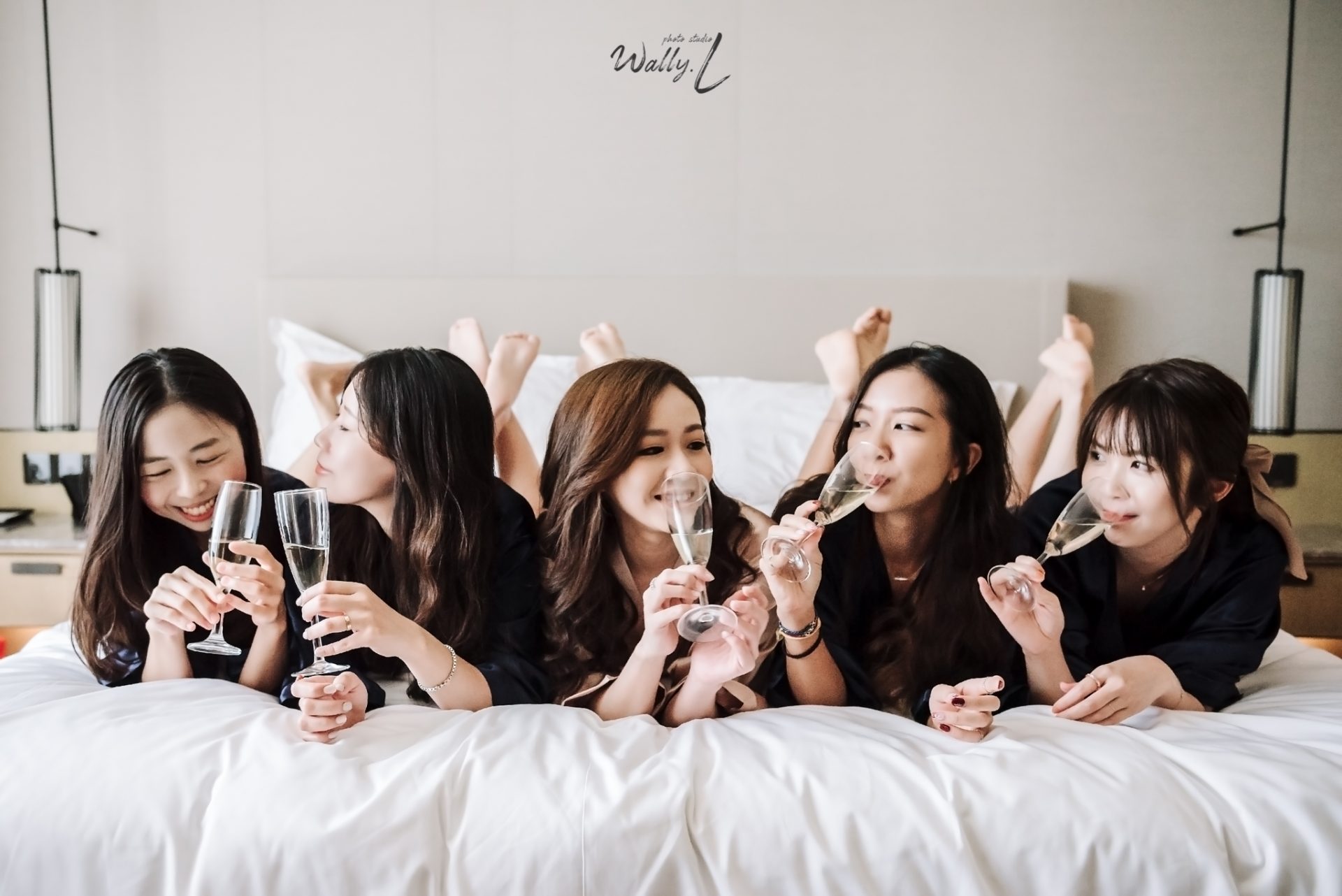 婚禮紀錄｜搶先看｜高雄婚攝｜南部婚攝｜閨蜜照｜晨袍｜高雄萬豪酒店｜世廷＆晨綾｜